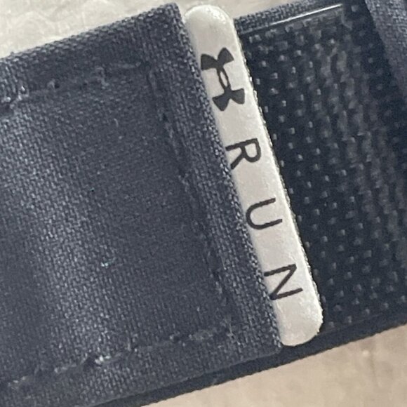 Under Armour Launch Running Hat Women’s Adjustable Black Reflective Vented Light - Picture 5 of 9